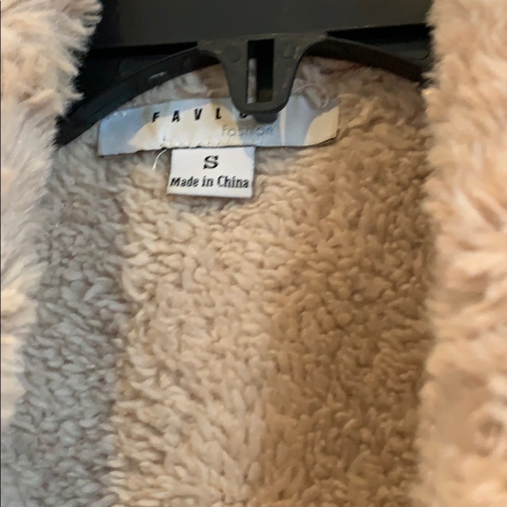Fur vest - Picture 4 of 5